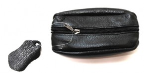 Schlüsselanhänger mit  Mini  Tasche aus Leder  Art.-Nr. MM03-001